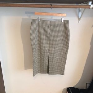 Pencil skirt with stretch